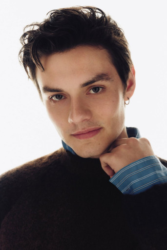 Louis Partridge